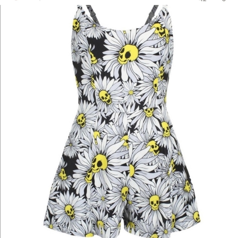 Sourpuss Skull Daisy Romper size medium